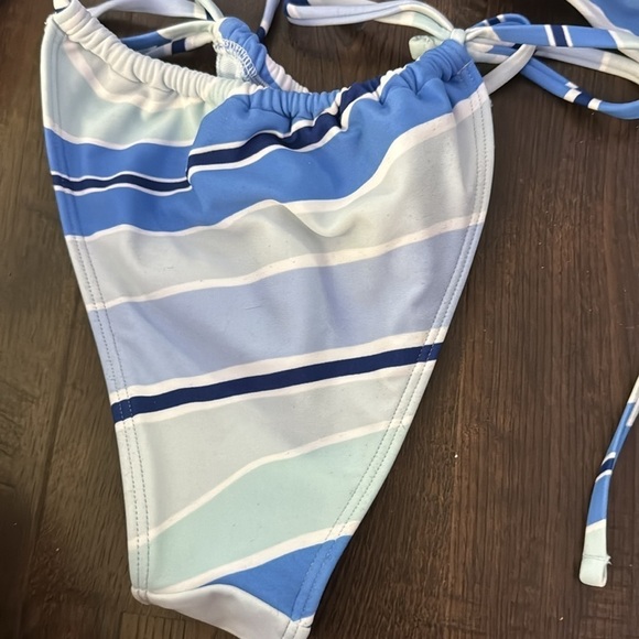 Hollister striped bikini set - Picture 3 of 5